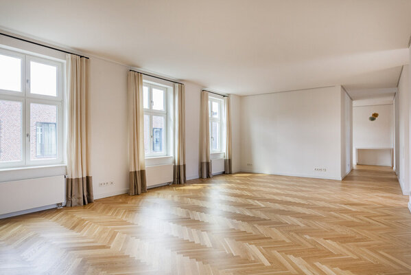 Familienfreundliches Wohnen in historischem Gebäude - Photo 2